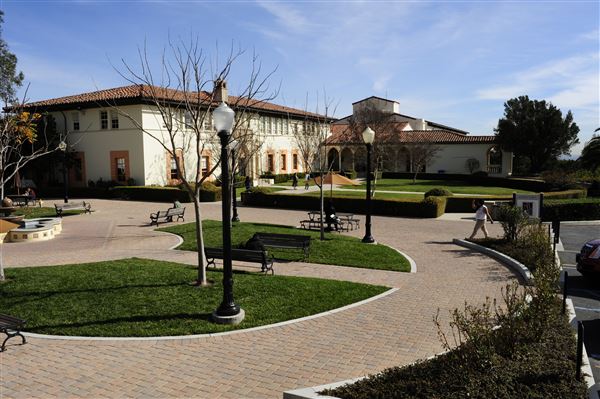 Mount Saint Mary's College, Chalon Campus (1/22/2013 - Credits: Leo Fialho)
