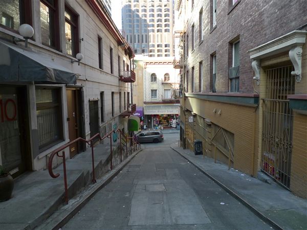 Chinatown San Francisco - Vinton Street Staircase (10/28/2025 - Credits: San Francisco City & County Film Commission)