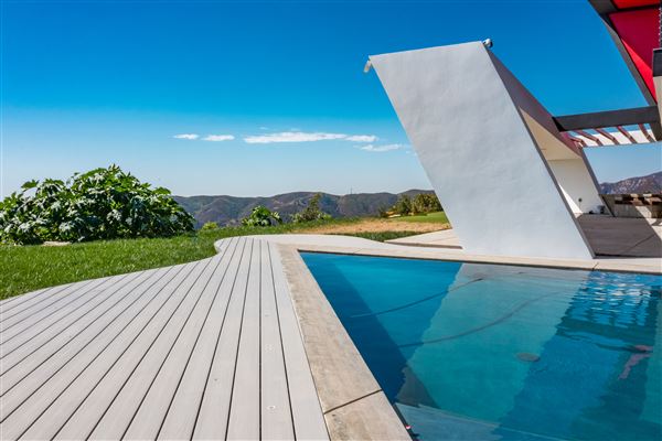 Cayman Rd Malibu - The Aviator (10/29/2025 - Credits: Linda Kasian)