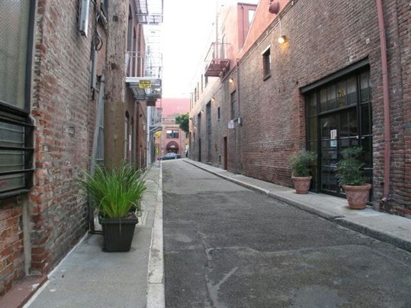 Gold Alley (10/29/2025 - Credits: San Francisco City & County Film Commission)