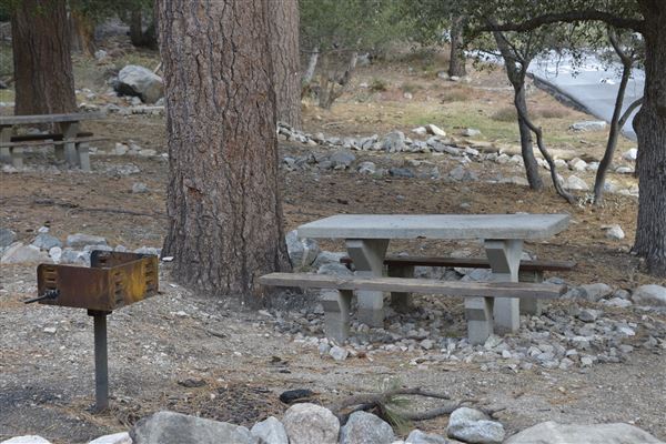 Crystal Lake Recreation Area / Campground - Angeles National Forest - Picnic Area (1/30/2015 - Credits: Leo Fialho)