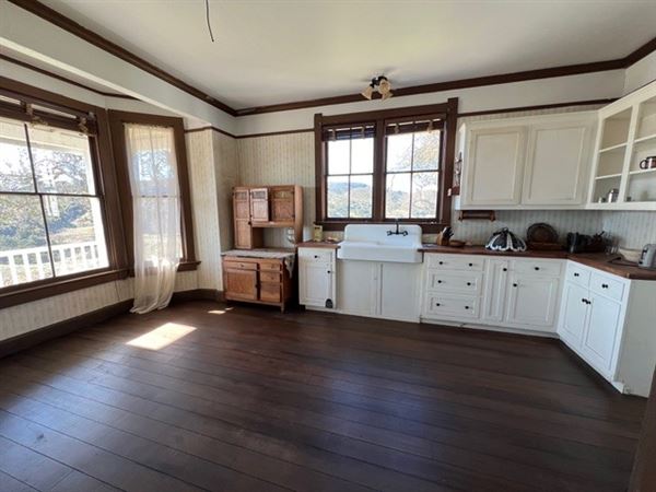 Big Sky Movie Ranch - Farmhouse (11/17/2025 - Credits: Owner)