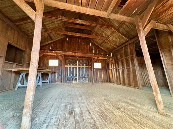 Big Sky Movie Ranch - Barns (11/17/2025 - Credits: Owner)