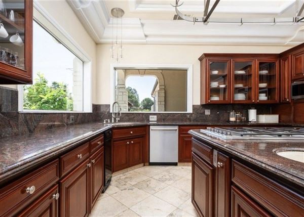 Single family property (12/3/2025 - Credits: submitted by: Artur  Harutyunyan)