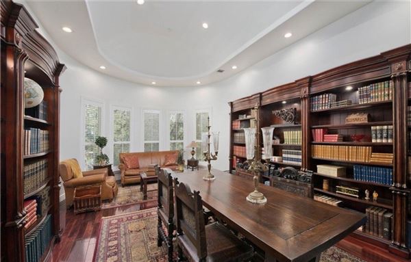 Chatsworth Hills Estate (12/5/2025 - Credits: Artur Harutyunyan)