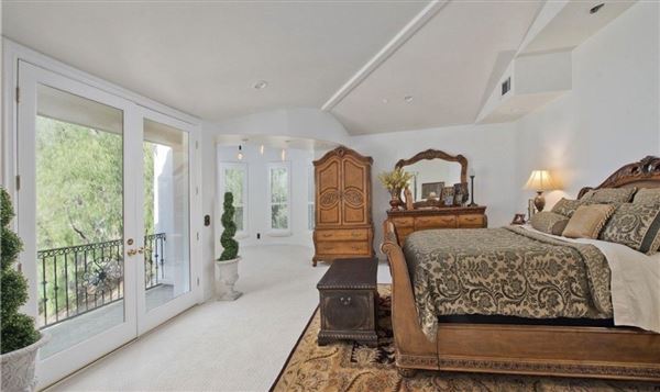 Chatsworth Hills Estate (12/5/2025 - Credits: Artur Harutyunyan)