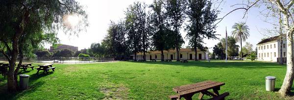 Los Encinos State Historic Park (SHP) adjacent to currently closed Lakeside Restaurant & Lounge (12/31/2003)