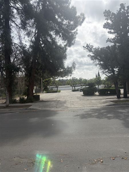Woodland Hills Basecamp/ Crew Parking (5/8/2026 7:27:47 PM - Credits: submitted by: Shivam Dhupar)