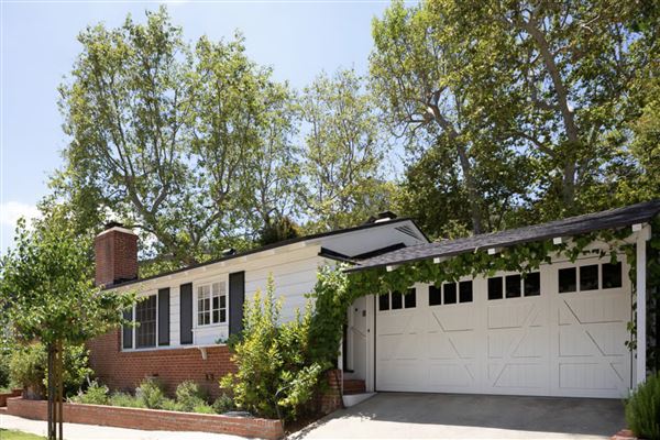 Hollywood Hills Colonial Farmhouse (5/27/2026 - Credits: adam corbett)