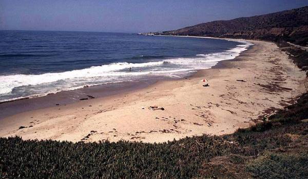 Nicholas Canyon Beach - County / FilmLA (12/31/2003)