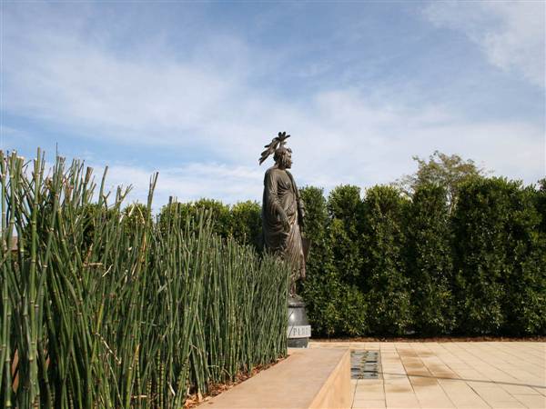 Cerritos Sculpture Garden (1/19/2010)