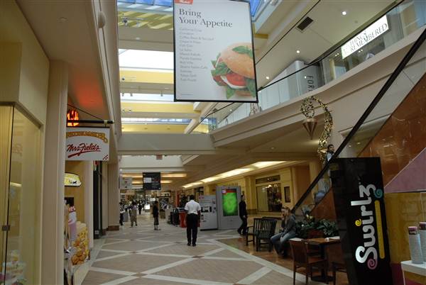 Westfield Fashion Square (12/1/2010 - Credits: Errol Reichow)
