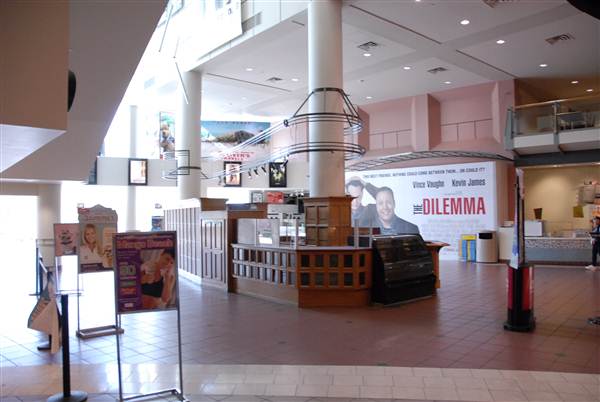 Westfield Promenade Shopping Center (12/1/2010 - Credits: Errol Reichow)