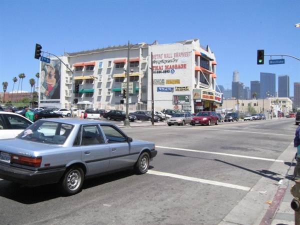 7th St. and Alvarado St. (9/1/2010 - Credits: Lindsay Mizrahi)