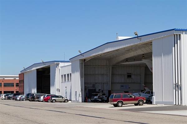 Aerolease West - Van Nuys Airport (VNY) - Aeroplex / Aerolease Group (5/24/2011)