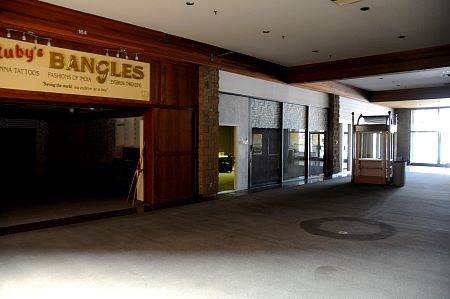 Redlands Mall - CLOSED (10/4/2012 - Credits: Geoff Juckes)
