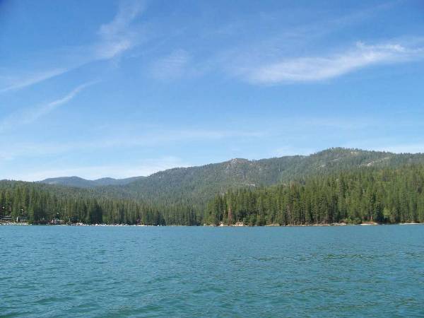 Bass Lake / Crane Valley Reservoir - More info; visit www.filmyosemite.com or call 559.760.1143 (12/15/2008 - Credits: Dave Wolin)