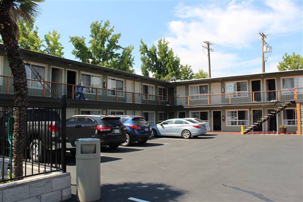 Motels / Hotels in City of Redding (10/31/2015 - Credits: Jill Naumann)