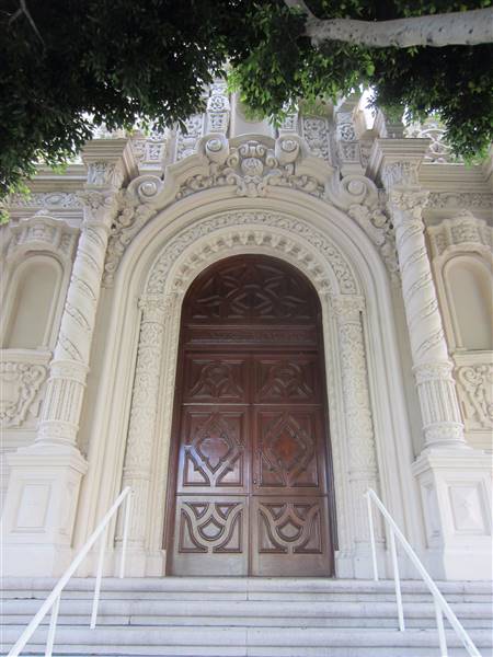 Misión San Francisco de Asís - Mission Dolores (7/16/2013 - Credits: By Another Believer (Own work) [CC BY-SA 3.0 (http://creativecommons.org/licenses/by-sa/3.0)], via Wikimedia Commons)