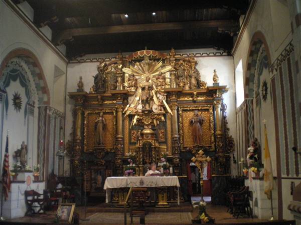 Mission San Fernando Rey de Espana (4/9/2008 - Credits: Cbl62 at English Wikipedia [CC BY-SA 3.0 (http://creativecommons.org/licenses/by-sa/3.0) or GFDL (http://www.gnu.org/copyleft/fdl.html)], via Wikimedia Commons)