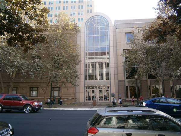 Sacramento Public Library - Central (9/16/2012 - Credits: By Shortride (Own work) [CC BY-SA 3.0 (http://creativecommons.org/licenses/by-sa/3.0)], via Wikimedia Commons)