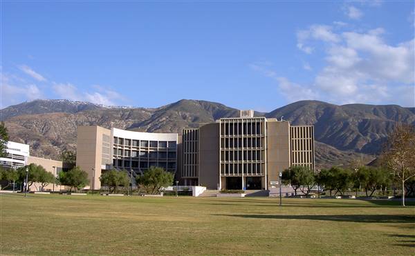 California State University, San Bernardino - CSU San Bernardino and Palm Desert Campus - CSUSB (11/29/2009 - Credits: : By Amerique (Own work) [CC BY-SA 3.0 (http://creativecommons.org/licenses/by-sa/3.0) or GFDL (http://www.gnu.org/copyleft/fdl.html)], via Wikimedia Commons)