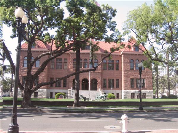 Old Orange County Courthouse (5/14/2007 - Credits: By Buchanan-Hermit (Own work) [Attribution], via Wikimedia Commons)
