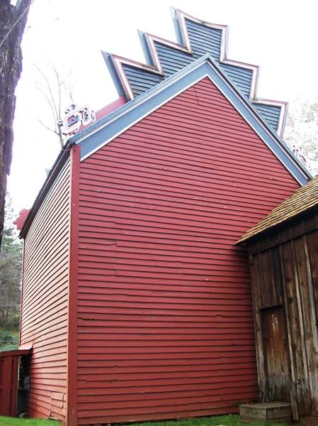 Weaverville Joss House State Historic Park (SHP) (12/9/2007 - Credits: "Weaverville09" by Matthew High (CC BY-NC 2.0) [https://creativecommons.org/licenses/by-nc/2.0/legalcode] https://www.flickr.com/photos/matthigh/)