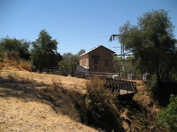 Folsom Powerhouse State Historic Park (SHP) (8/30/2008 - Credits: "Folsome Powerhouse" by C Hanchey (CC BY-NC 2.0)[https://creativecommons.org/licenses/by-nc/2.0/legalcode]https://www.flickr.com/photos/21953562@N07/)