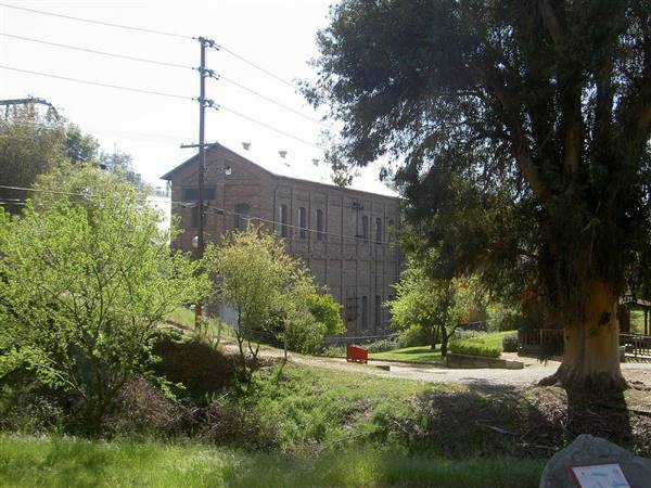 Folsom Powerhouse State Historic Park (SHP) (3/23/2008 - Credits: "Folsom Powerhouse by Flickr User: Pam (CC BY-NC 2.0)[https://creativecommons.org/licenses/by-nc/2.0/legalcode]https://www.flickr.com/photos/beancounter/)