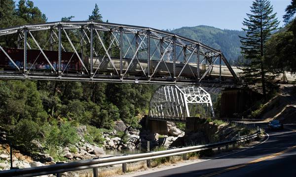 Tobin Bridges (7/8/2013 - Credits: "Feather River Tobin Bridges (0178)" by Don Barrett (CC BY-NC-ND 2.0)[https://creativecommons.org/licenses/by-nc-nd/2.0/legalcode] https://www.flickr.com/photos/donbrr/)