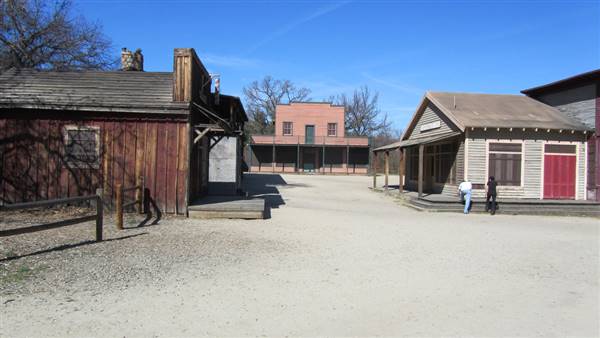 Paramount Ranch - National Park Service (NPS) (2/5/2012 - Credits: Paramount Ranch, Los Angeles" by David Jones (CC BY 2.0)[https://creativecommons.org/licenses/by/2.0/legalcode]https://www.flickr.com/photos/davidcjones/)