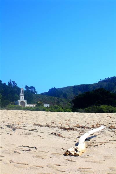 Monastery Beach @ Carmel River State Beach (SB) (9/10/2011 - Credits: "Carmelite Monastery Above Beach Sand" by Flickr User: Sunburned Surveyor (CC BY-SA 2.0)[https://creativecommons.org/licenses/by-sa/2.0/legalcode]https://www.flickr.com/photos/sunburnedsurveyor/)