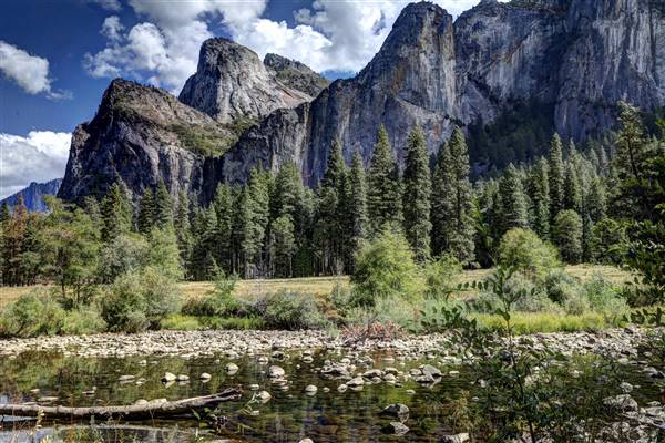 Yosemite National Park (9/18/2014 - Credits: "valley floor Yosemite National Park -" by Bruce Tuten (CC BY 2.0)[https://creativecommons.org/licenses/by/2.0/legalcode]https://www.flickr.com/photos/savannahgrandfather/)