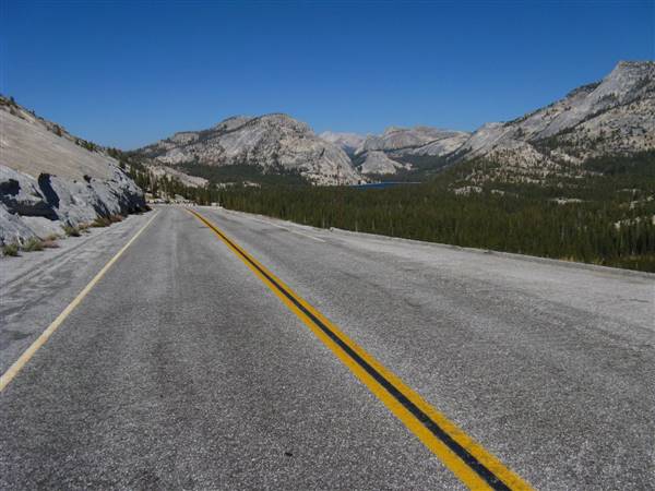 Tioga Pass Road - Highway 120 (9/21/2010 - Credits: "Tioga Pass Road" by Flickr User: Jasperdo (CC BY-NC-ND 2.0)[https://creativecommons.org/licenses/by-nc-nd/2.0/legalcode]https://www.flickr.com/photos/mytravelphotos/)