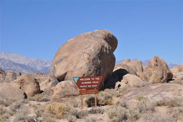 Alabama Hills - Bureau of Land Management / BLM - Bishop Field Office (11/15/2016 - Credits: Photo courtesy of Robin Citrin)