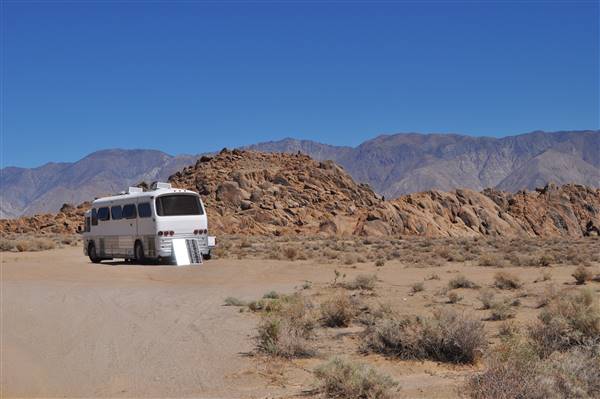 Alabama Hills - Bureau of Land Management / BLM - Bishop Field Office (11/15/2016 - Credits: Photo courtesy of Robin Citrin)