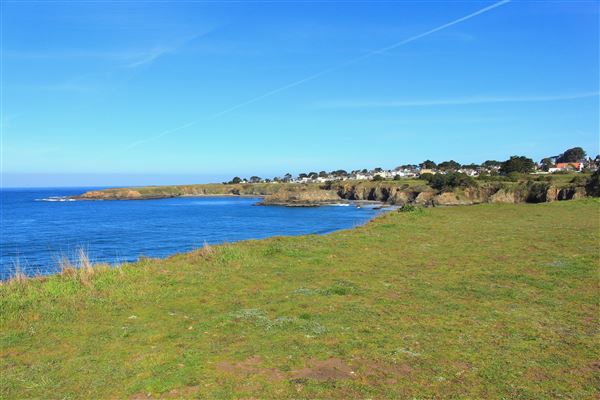 Mendocino Bay Overlook (Public Access Easement) (4/18/2018 - Credits: Kellen Lim)
