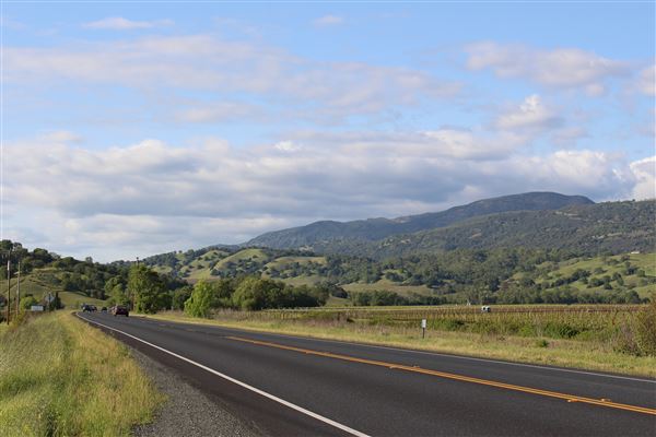 Redwood Highway - Highway 101 - Cloverdale to Ukiah - Highway 101 - looking northward; 1.3 miles north of Hopland (4/18/2017 - Credits: Kellen Lim)