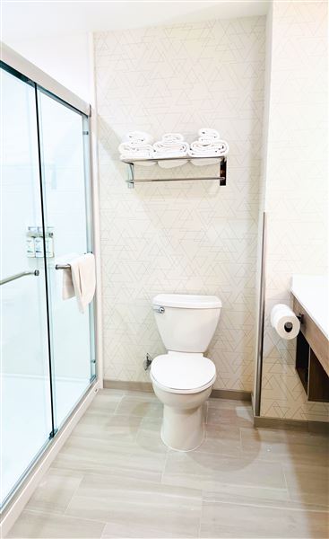 Holiday Inn Express & Suites Frazier Park (3/28/2023 - Credits: Holiday Inn Express)