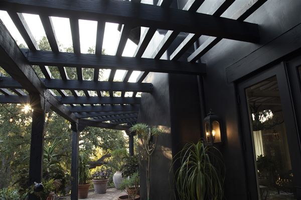 Elsewhere Topanga - THE BLACK VILLA (1/24/2020 - Credits: Margaret Mentaberry)