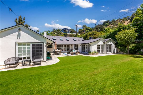 Experience Timeless Elegance: Fully Furnished Home in Beverly Hills Post Office (6/10/2024 - Credits: Michael Barian)