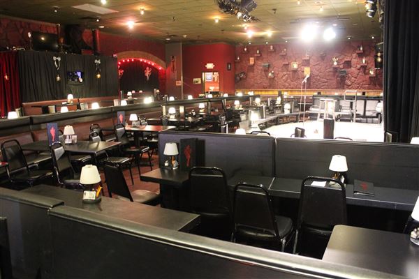 Flappers Comedy Club and Restaurant (Burbank) (10/28/2024 - Credits: Flappers Comedy Club)
