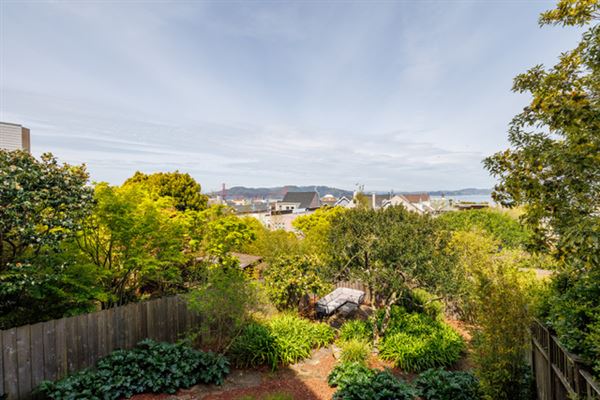 Pacific Heights Property - Exterior filming only (1/10/2025 - Credits: Merel)