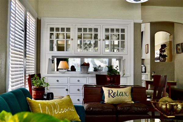 Fully furnished stucco California Bungalow (2/21/2025 - Credits: submitted by: Odessa McDUFFIE)