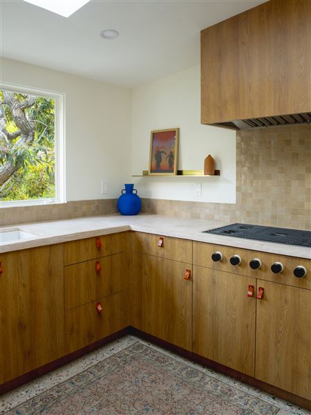 Midcentury Modern Hills Home (3/25/2025 - Credits: submitted by: Sean  Mcnichol)