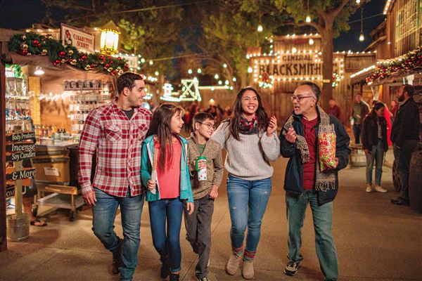 Knott's Berry Farm & Knott's California Marketplace - Ghost Town - Christmas (5/15/2025 - Credits: Six Flags Entertainment Corporation)