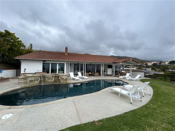Malibu Country Estates Home (5/24/2025 - Credits: Monique Frese. &  Lynne Bentel)