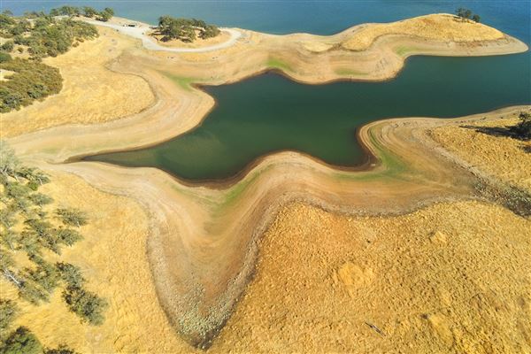 New Melones Reservoir and Stevnot Bridge (7/28/2025 - Credits: U.S. Bureau of Reclamation)
