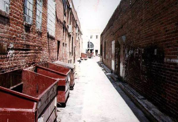 Las Palmas Avenue (12/31/2003)